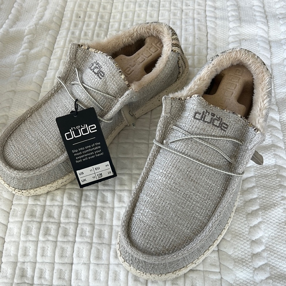 Men’s hey dude shoes